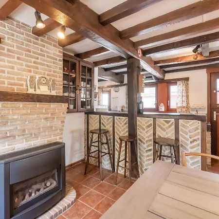 Beautiful Farmhouse In Beveren Aan Den Ijzer With Terrace Beveren (West-Flanders)