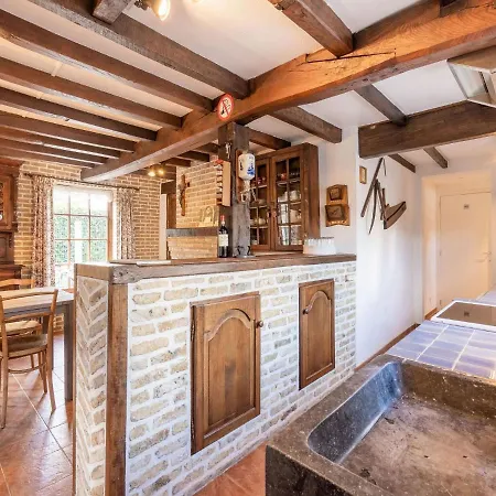 Beautiful Farmhouse In Beveren Aan Den Ijzer With Terrace