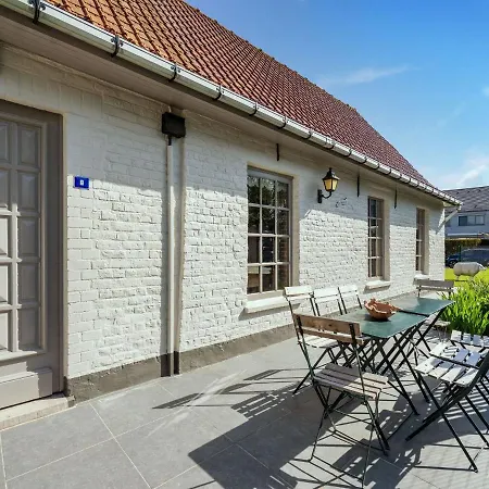 Holiday home Beautiful Farmhouse In Beveren Aan Den Ijzer With Terrace