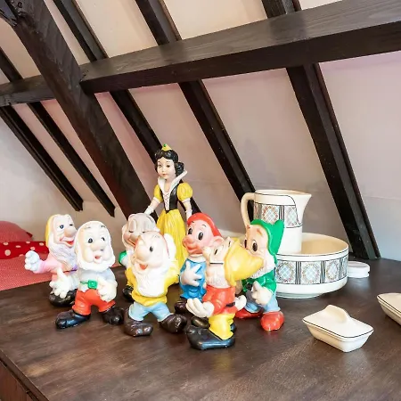 Holiday home Beautiful Farmhouse In Beveren Aan Den Ijzer With Terrace